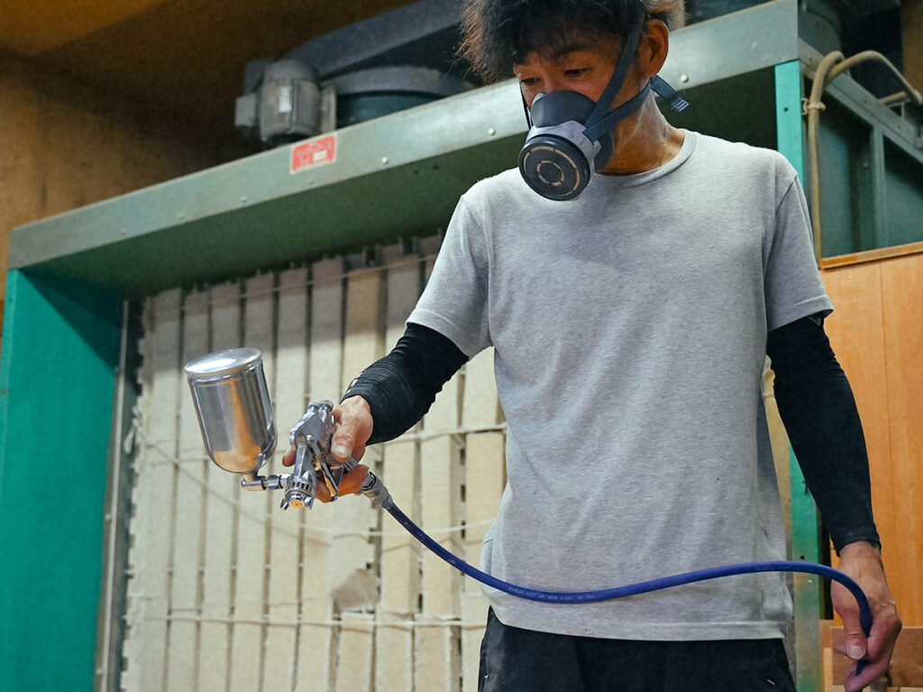吹き付け塗装をする代表