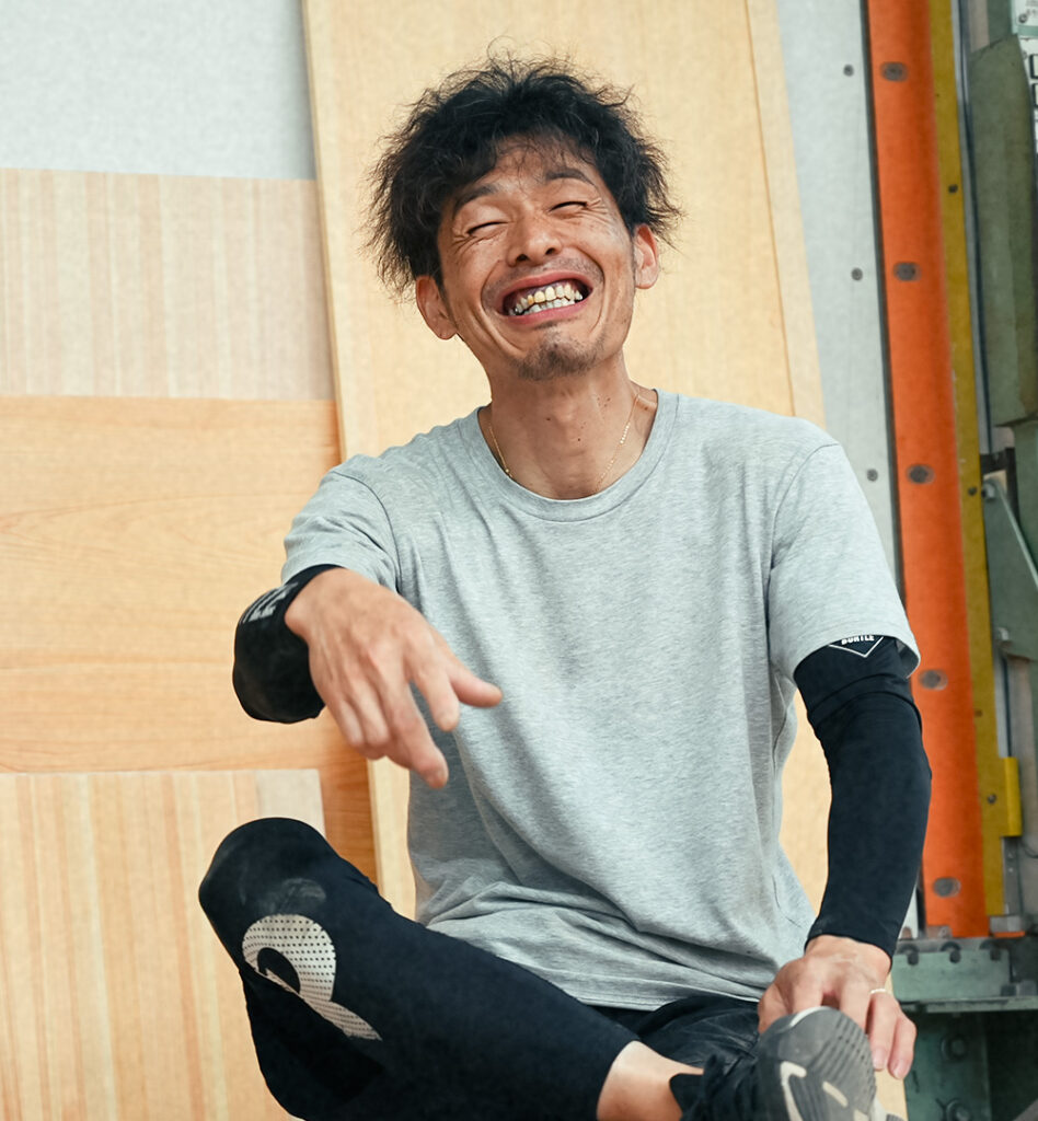 代表　仲 圭一朗